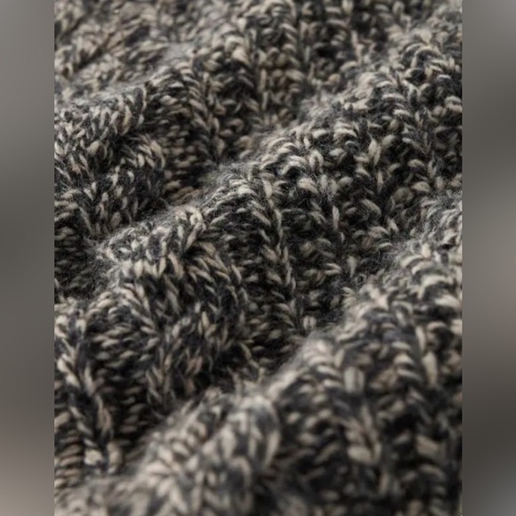 ▪️NWOT Roots Cabin Cable Cardigan in Grey Oat Mix - Picture 5 of 8